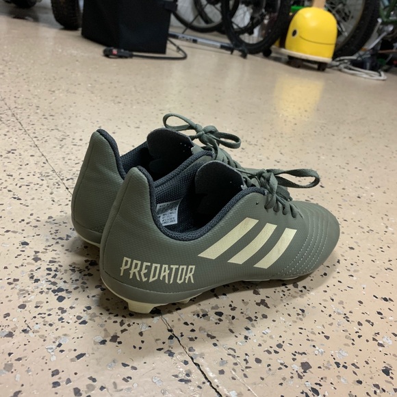 Adidas Kids Predators 19.4 Soccer Cleats - Picture 3 of 6